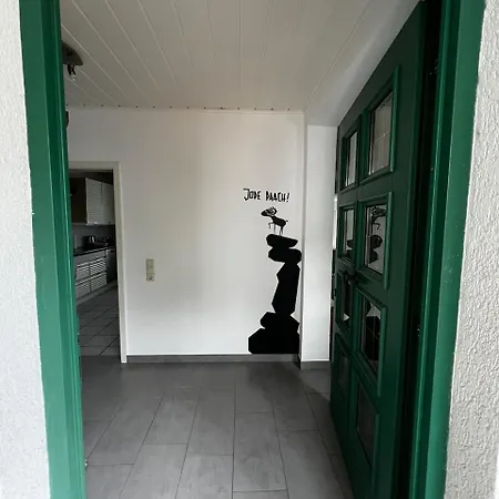 Familienfreundliches Ferien-apartment Auf Burg Hausen *