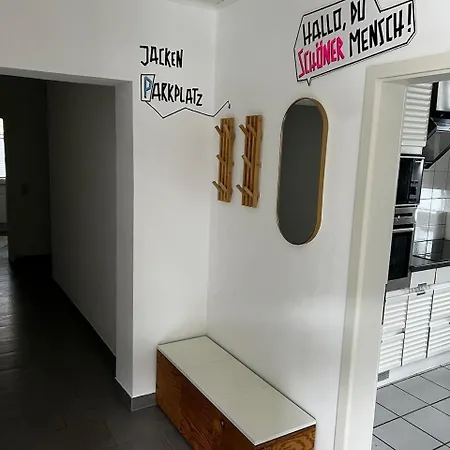 Familienfreundliches Ferien-apartment Auf Burg Hausen Apartman *
