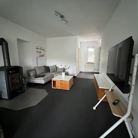 Apartment Familienfreundliches Ferien-apartment Auf Burg Hausen *