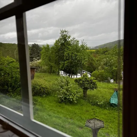 Familienfreundliches Ferien-apartment Auf Burg Hausen Heimbach