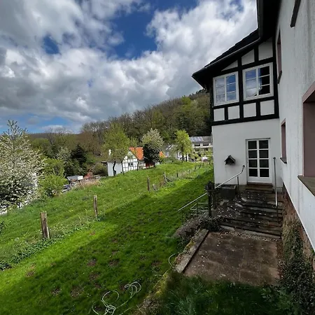 Apartment Familienfreundliches Ferien-apartment Auf Burg Hausen *
