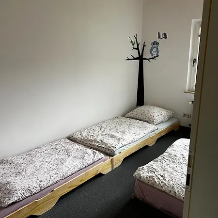 Familienfreundliches Ferien-apartment Auf Burg Hausen Apartment *
