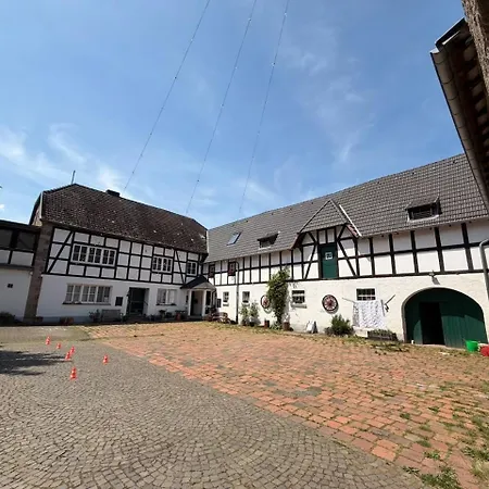 Familienfreundliches Ferien-apartment Auf Burg Hausen Apartment Heimbach