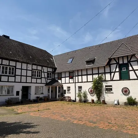 Familienfreundliches Ferien-apartment Auf Burg Hausen * Heimbach