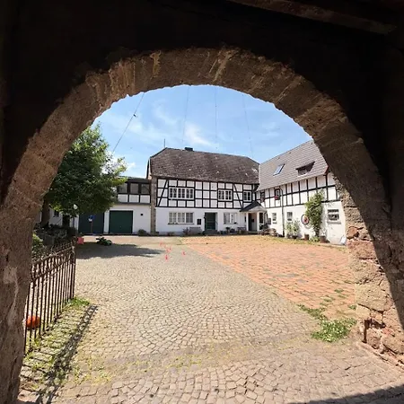 Familienfreundliches Ferien-apartment Auf Burg Hausen Heimbach