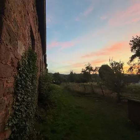 Familienfreundliches Ferien-apartment Auf Burg Hausen * Heimbach